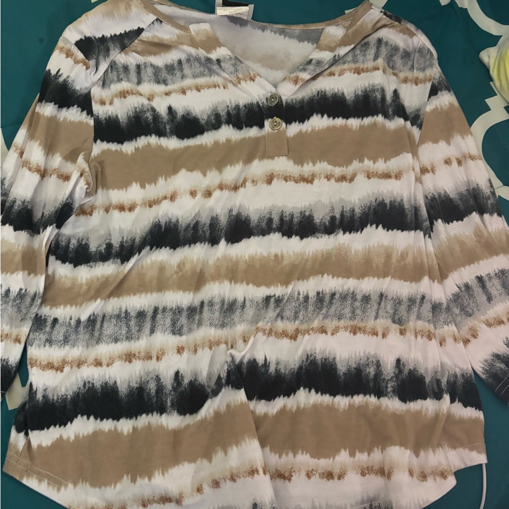 Link Women's Striped V-Neck Long Sleeve Top